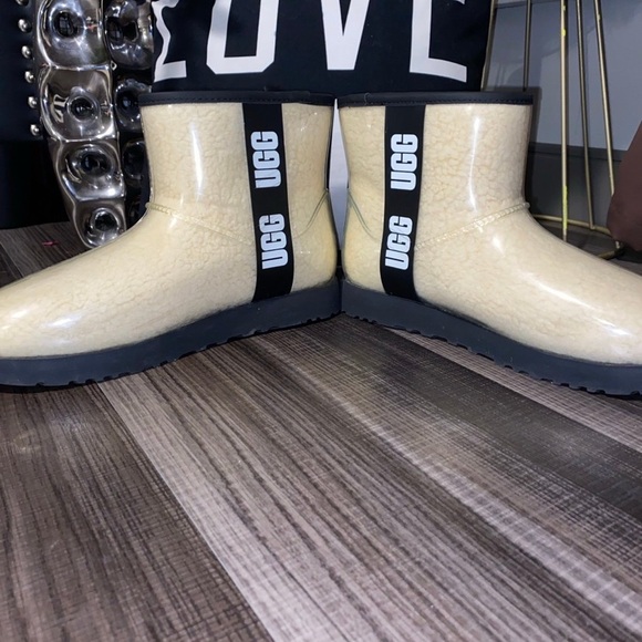 Ugg boots - Picture 4 of 12